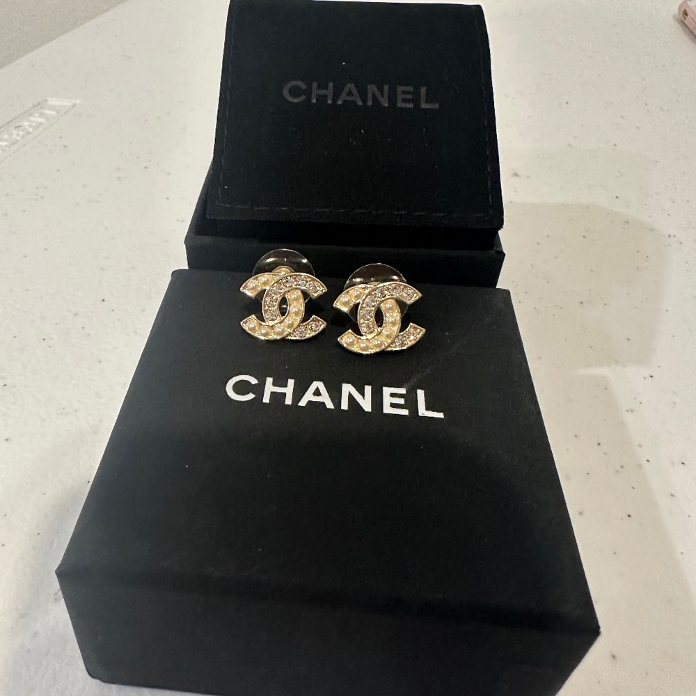 CHANEL Gold tone Earrings authentic